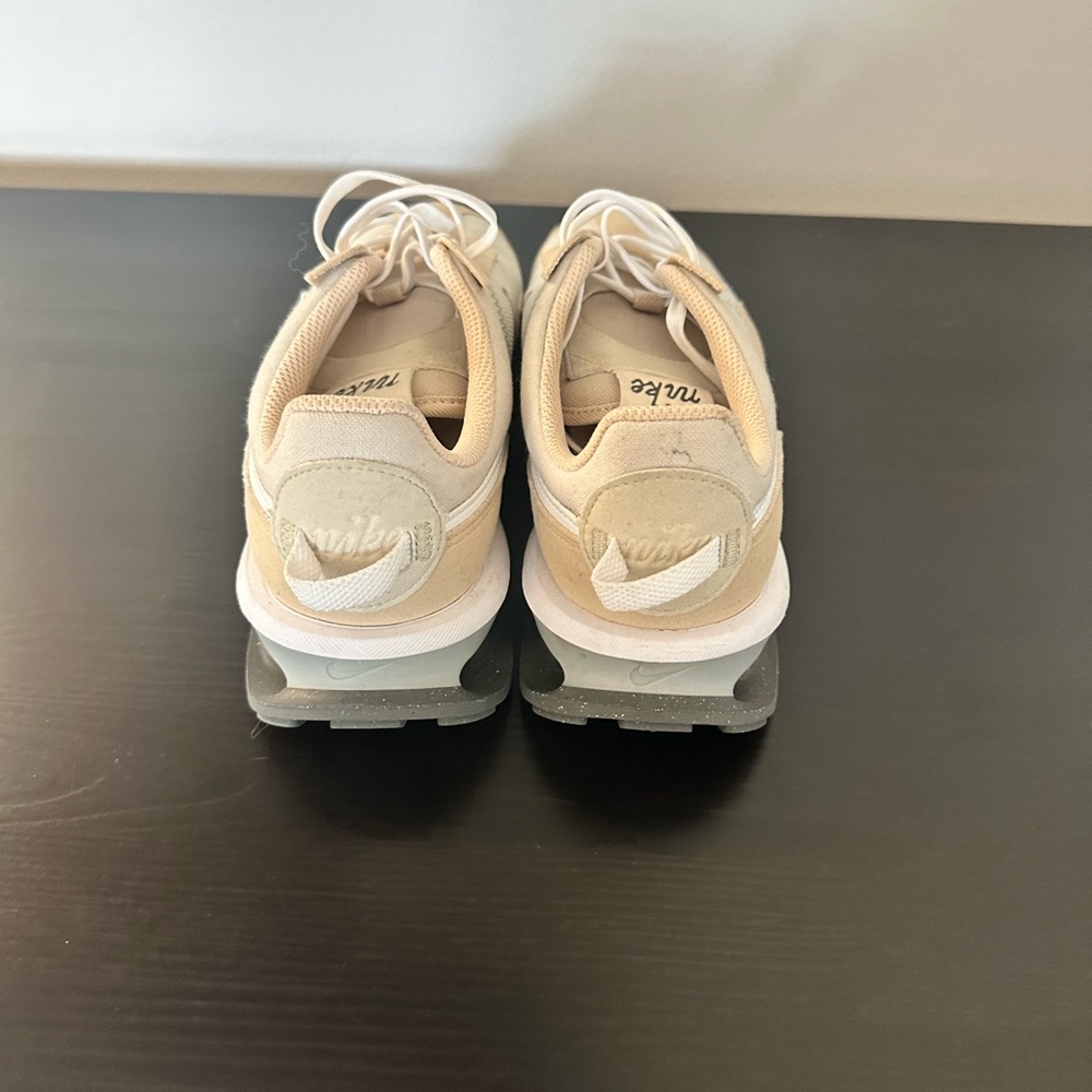 Women’s Nike Air Max - Picture 4 of 12